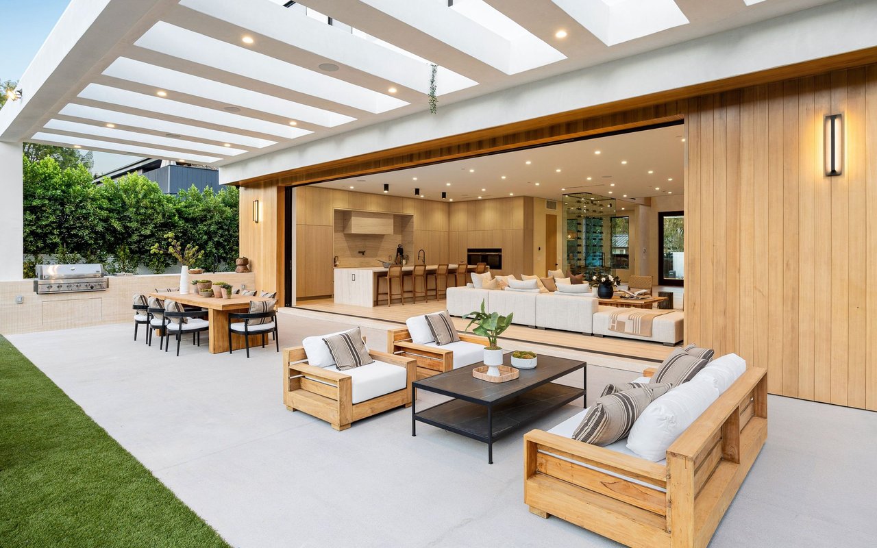 contact-form-background