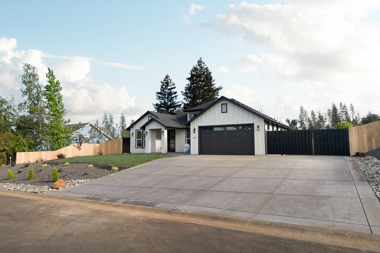 1819 Apple View Way