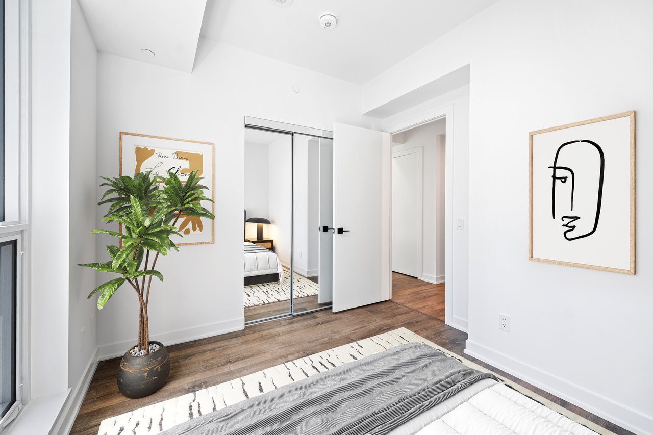 327 King Street W, Toronto C01