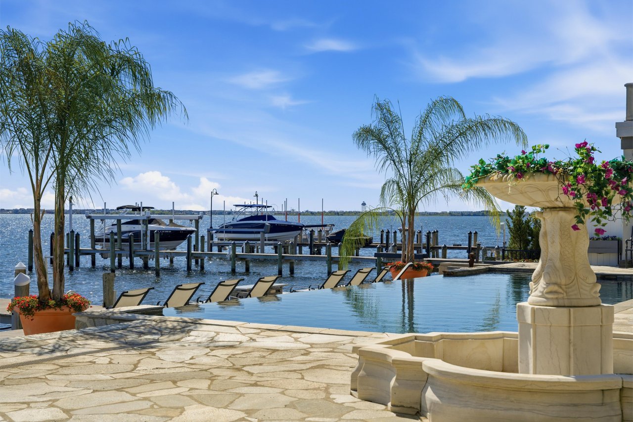 3331-3333 LONG POINT DRIVE