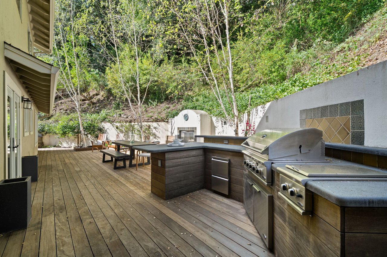 21 Hillside Avenue 
