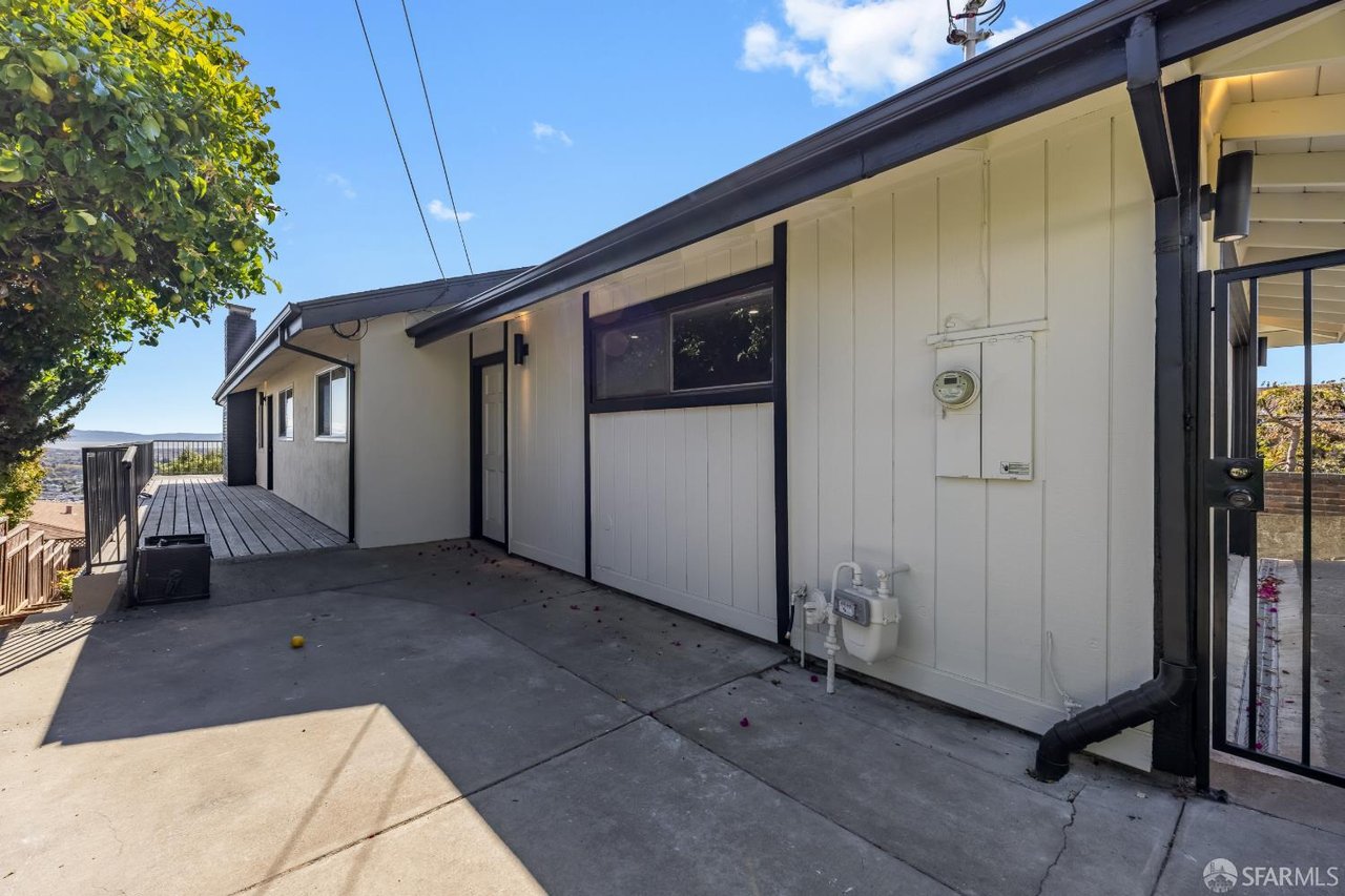 16563 Toledo Street