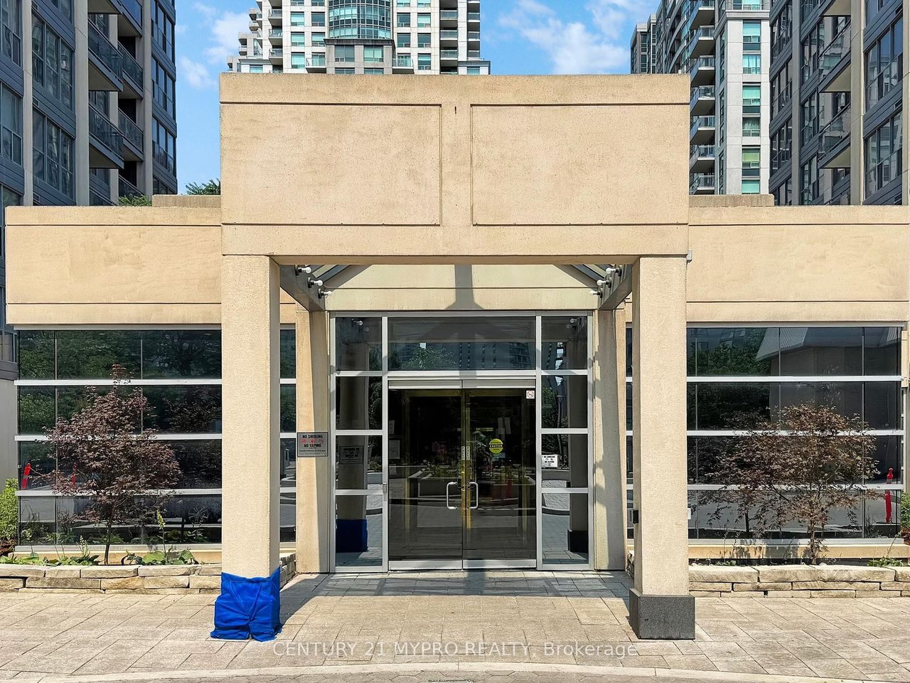 HOLLYWOOD PLAZA PENTHOUSE