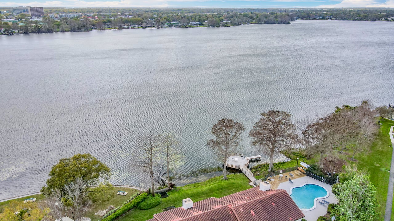 Luxury Lakefront Winter Park Condominium for Lease