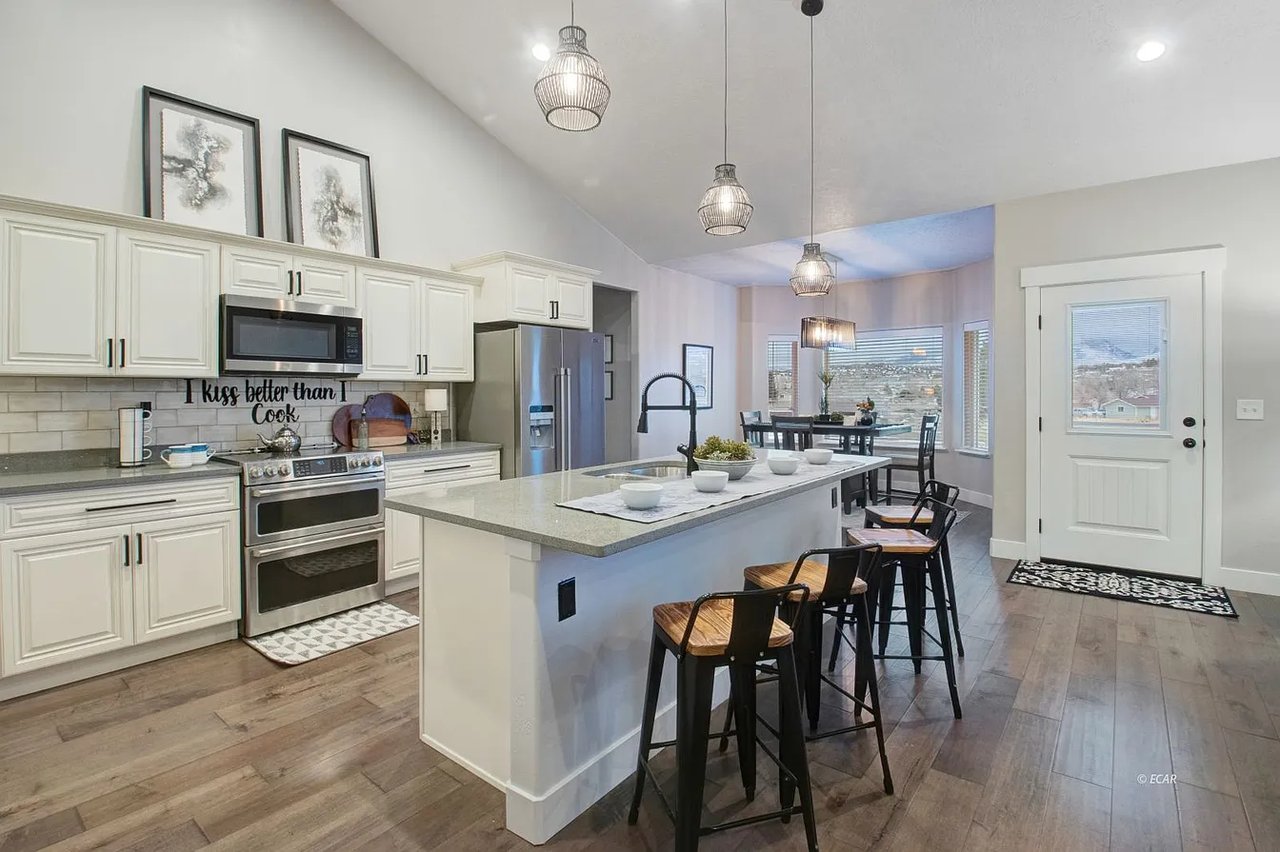 272 Lakeport Dr