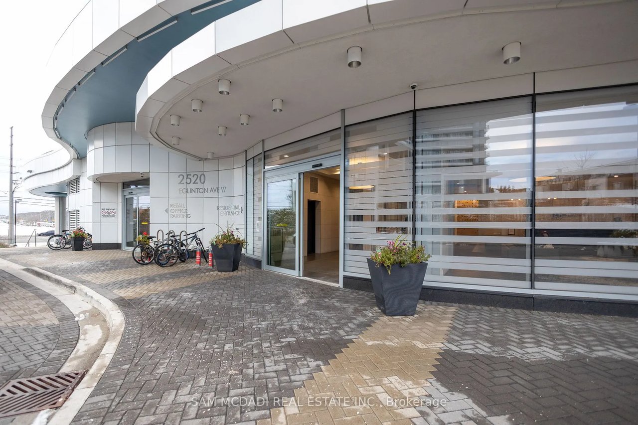 2520 Eglinton Ave W #410