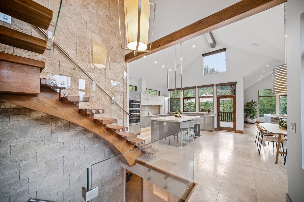 Refined Mountain Living at Cairns Landing