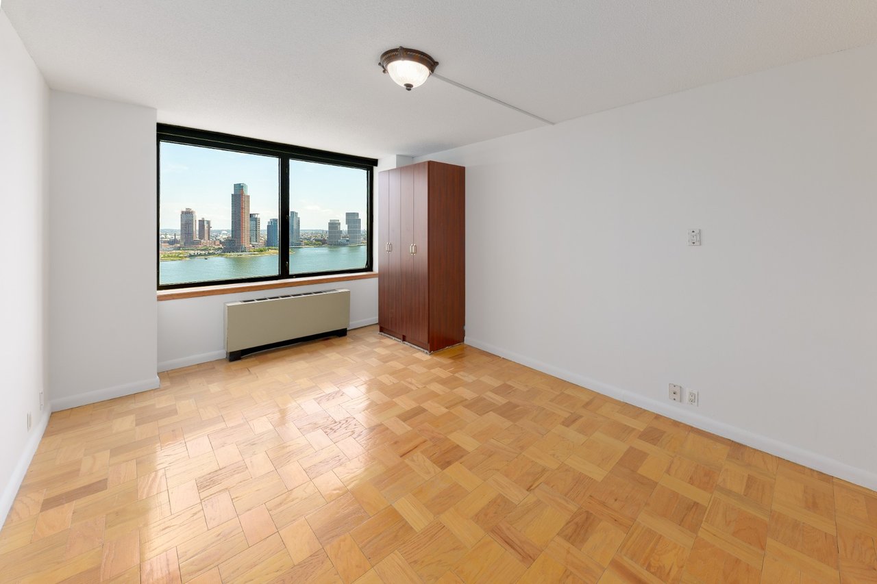 415 E. 37 St. #24B