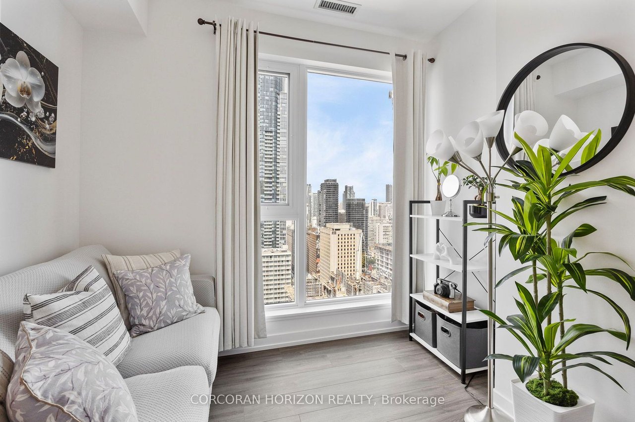 DOWNTOWN MODERN CHARM