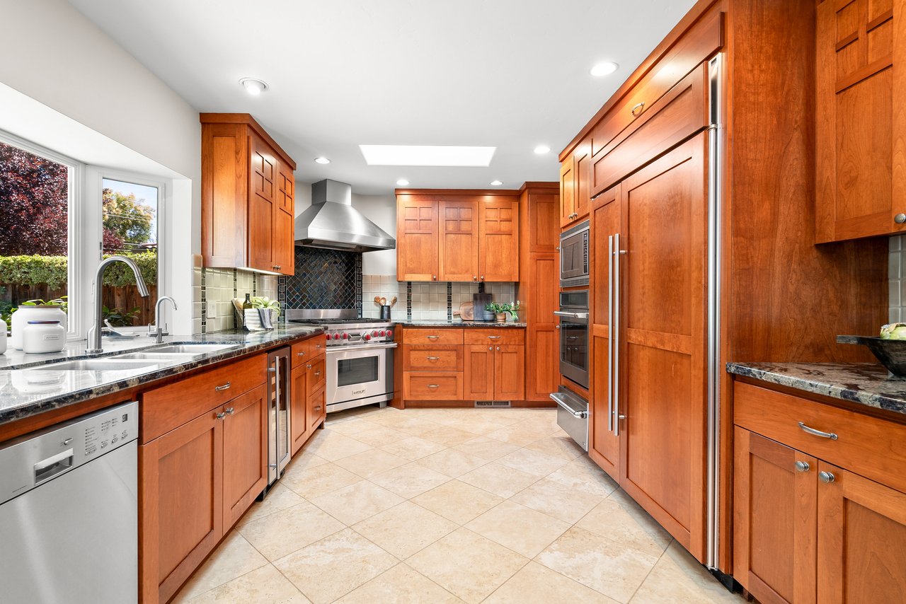 247 Marchmont Dr