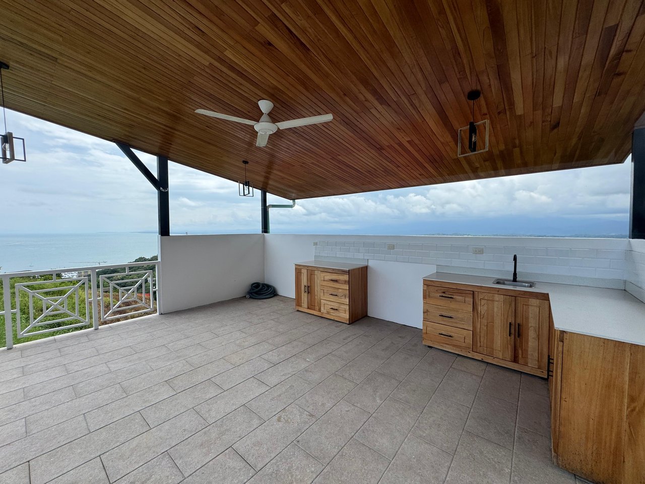 Modern Elegance Meets Incomparable Views, 3BDR&3Baths Home