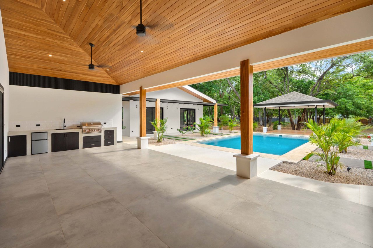 Villa Mariposa | New Balinese-Inspired Luxury Villa Steps from Playa Brasilito