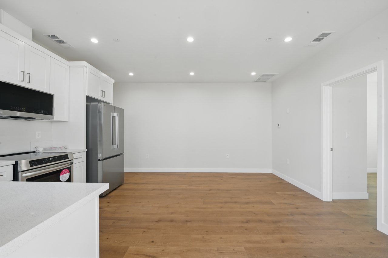 4 Units in North Hollywood