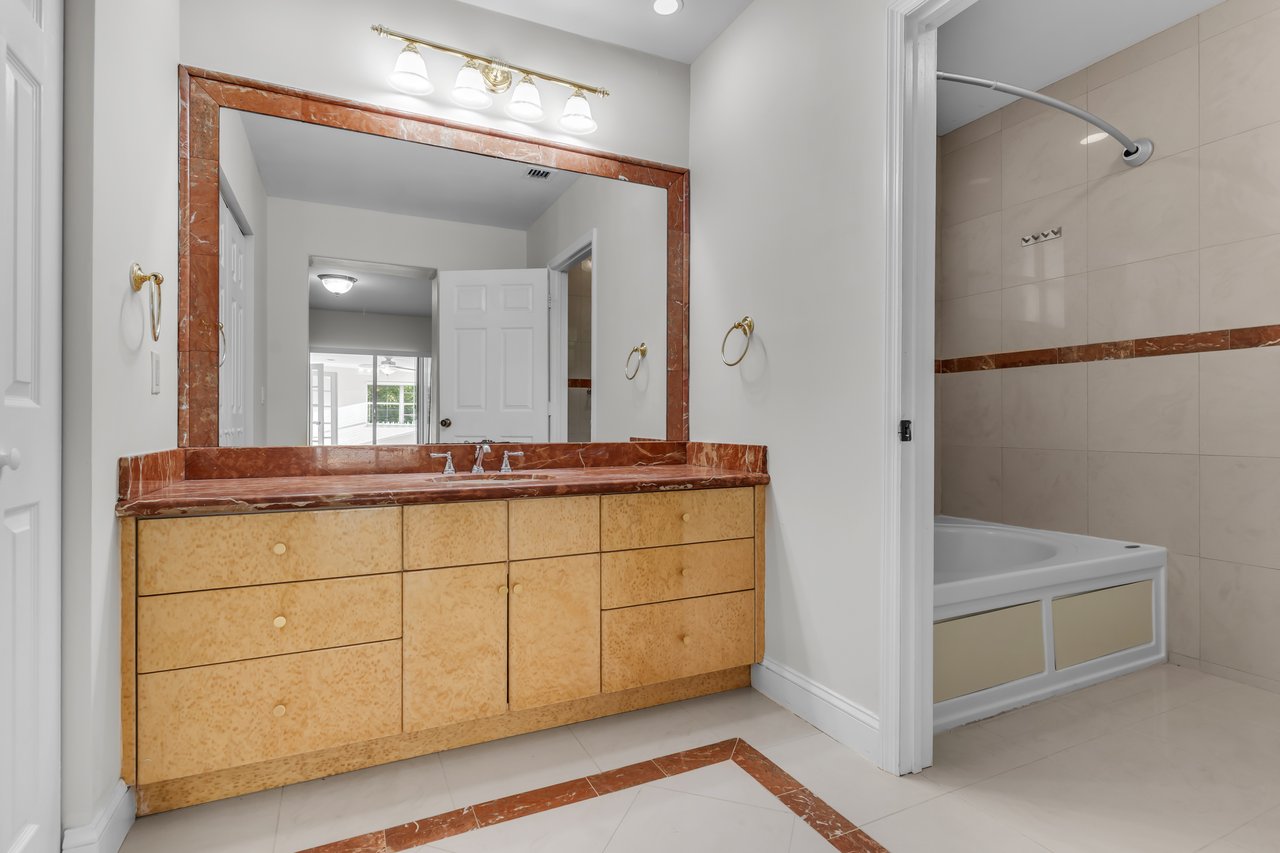 New Rental Opportunity in North Pinecrest