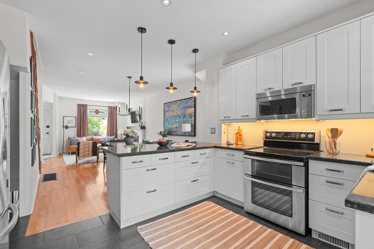 21 Bertmount Ave