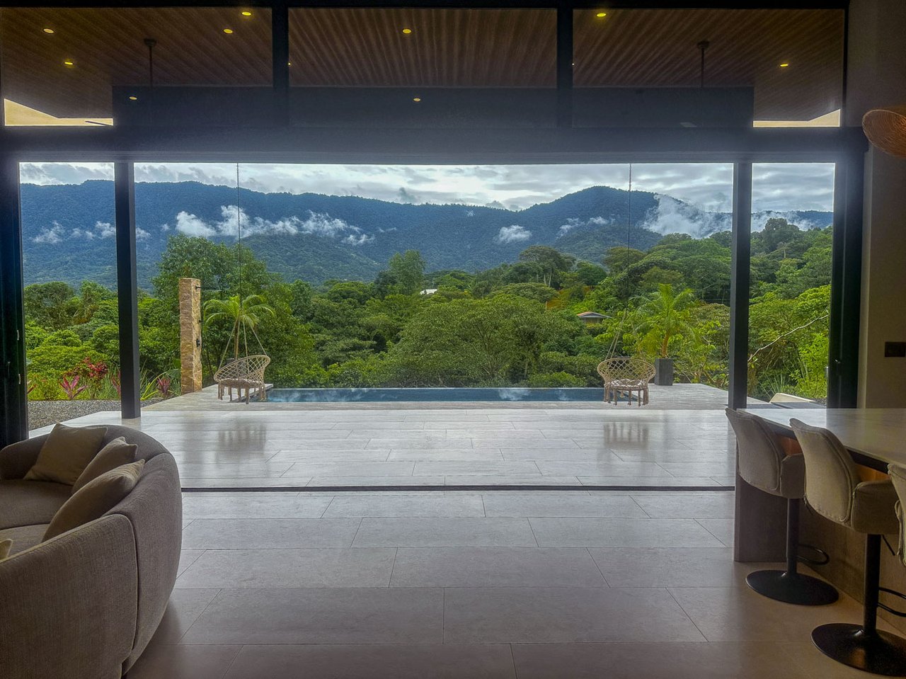 Ojochal Modern Jungle Home with Infinity Pool & Mountain Views