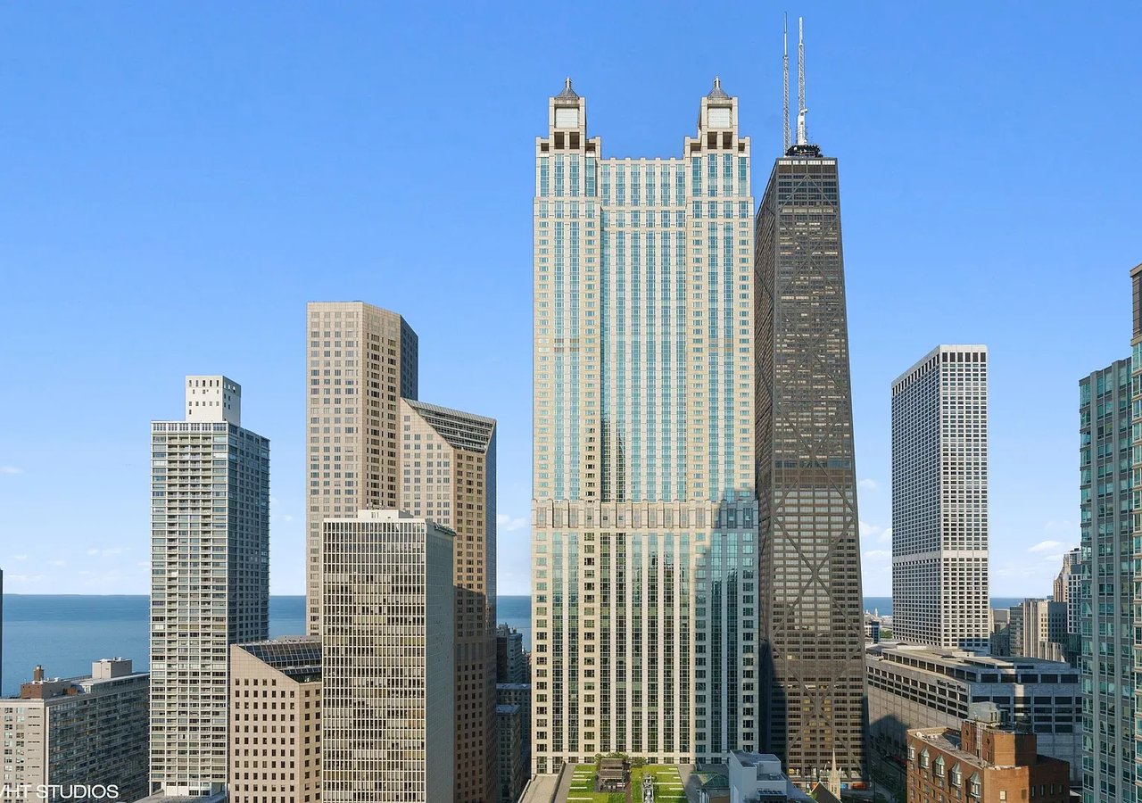 11 E Walton St APT 3201