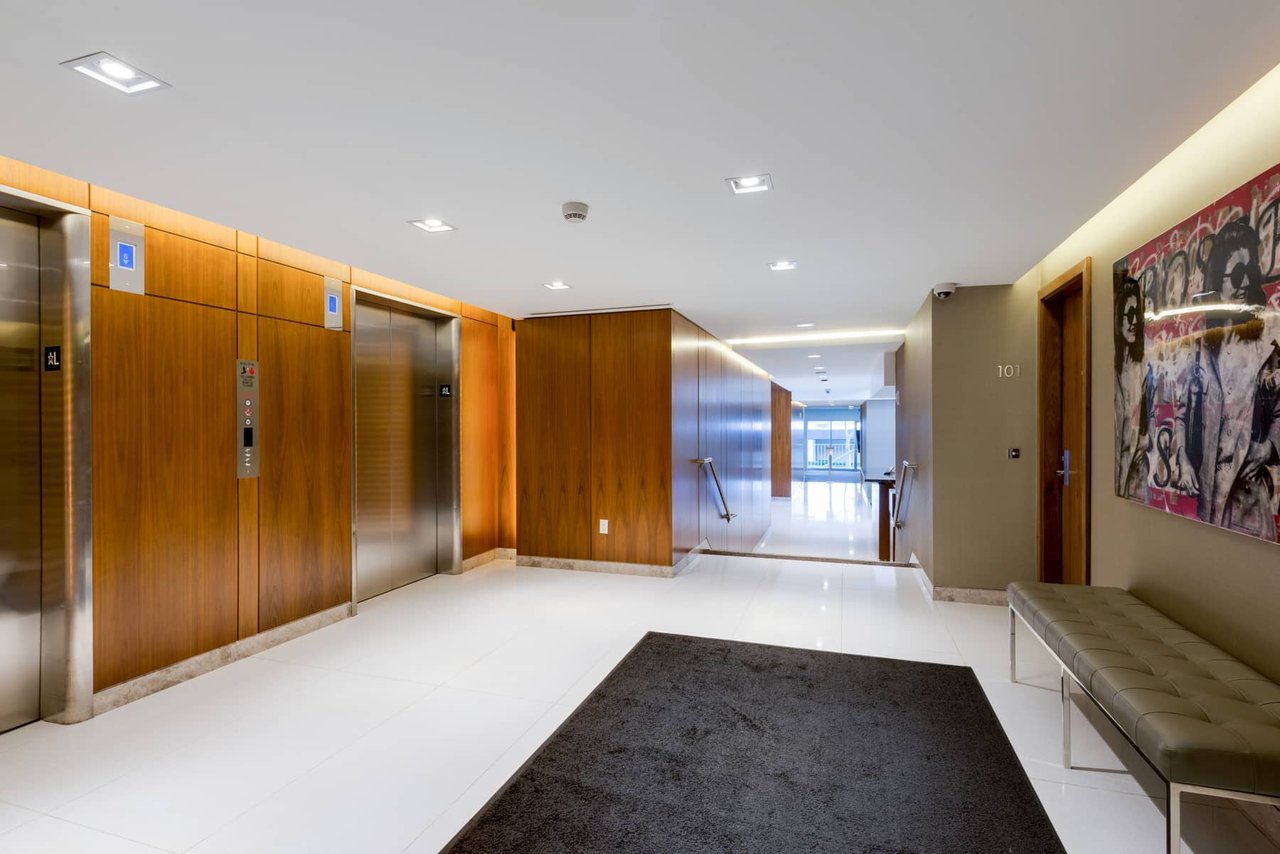 Prestigious Plaza Towers | 5-Star Amenities - Full Service Building