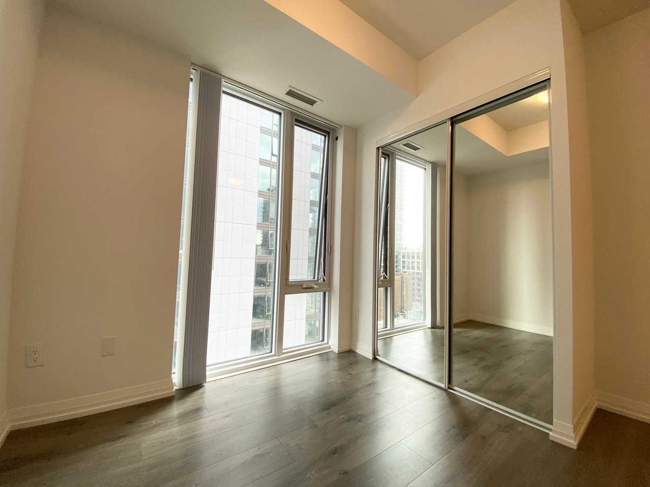 8 Widmer Street 2005