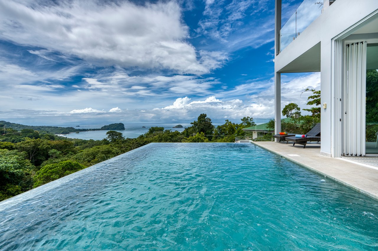 Luxury Income Producing Villa Costa Vida in Manuel Antonio