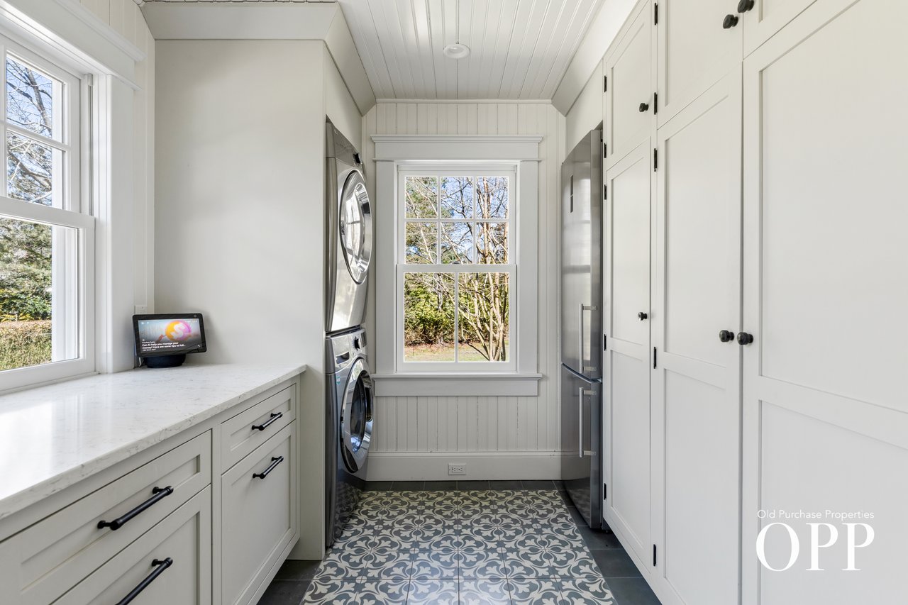 A MOVE-IN READY BELLPORT ORIGINAL