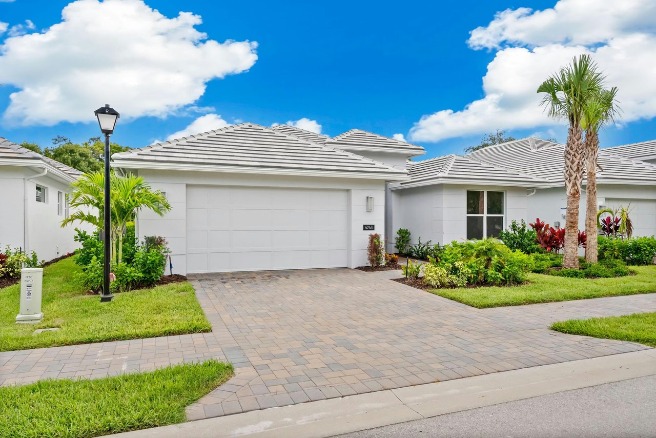 4243 Lucaya Pointe Wy