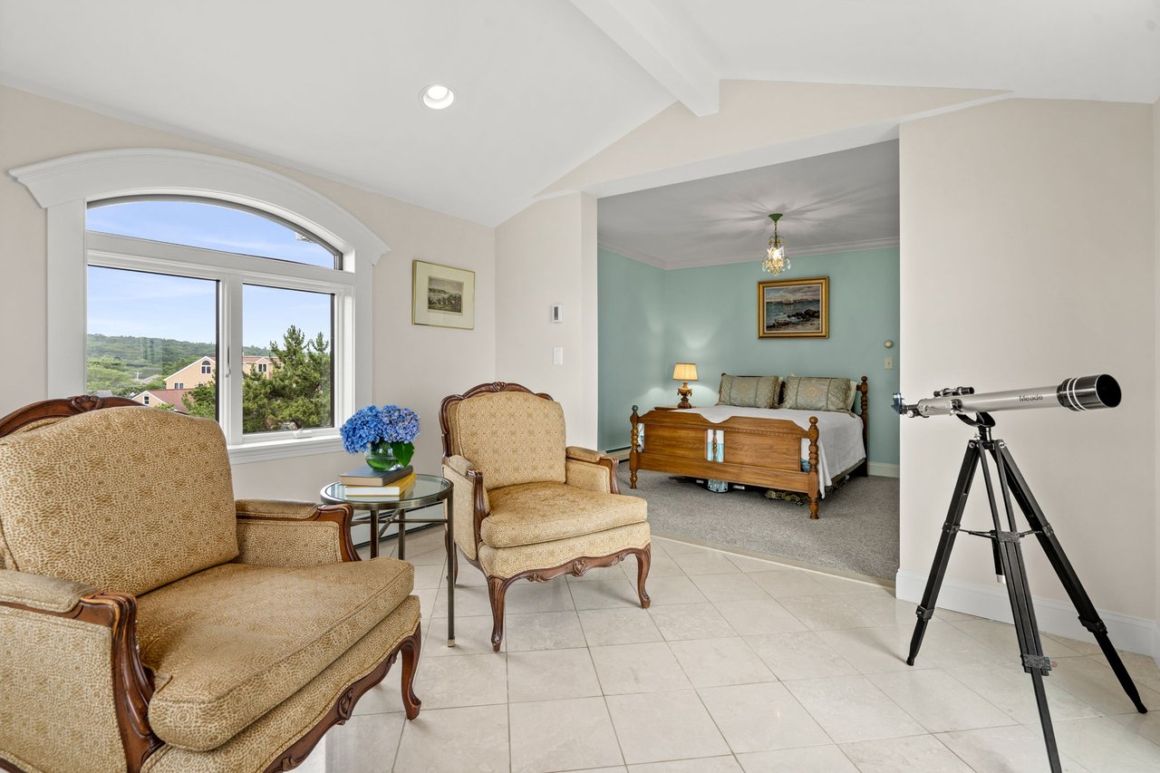 6 Naomi | Gloucester