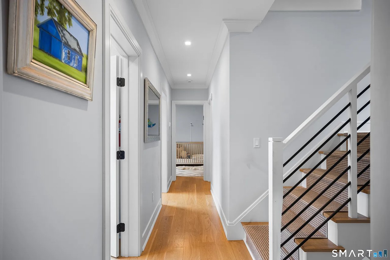 18 Vani Court