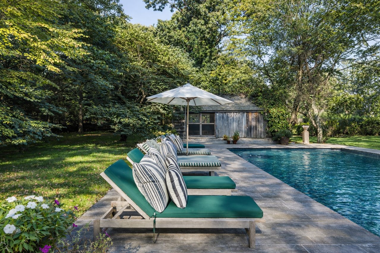 AN EXQUISITE CARRIAGE HOUSE