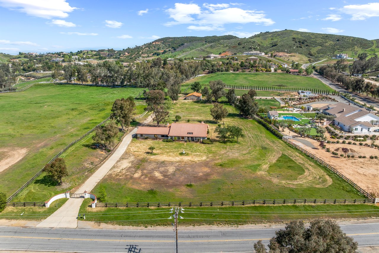 20425 Avenida Castilla
