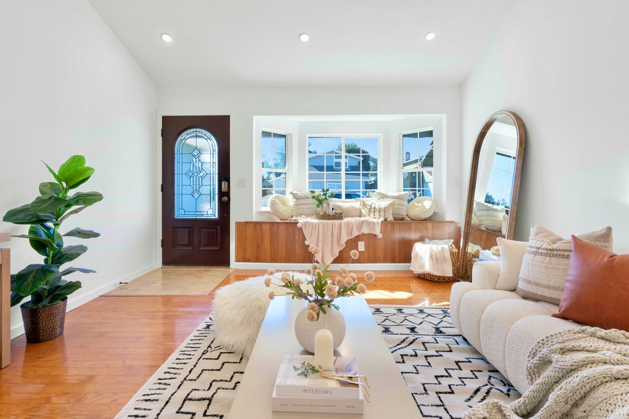 32490 Lake Temescal Ln