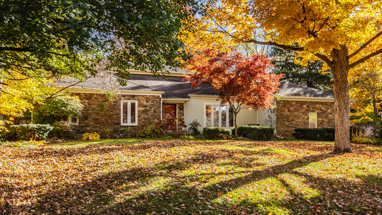 8045 Broadway Street