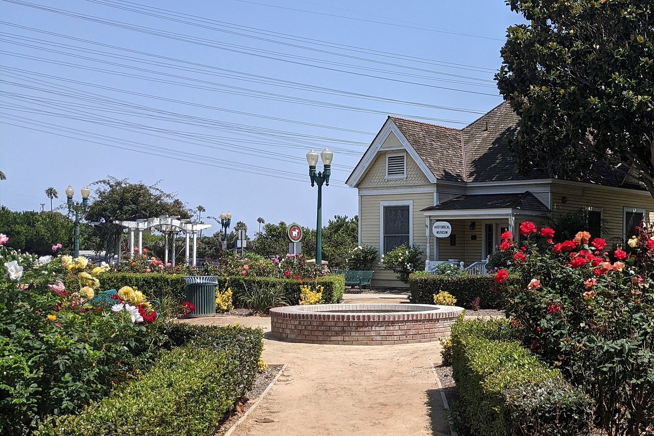 Landscaped garden at Heritage Court in Redondo Beach