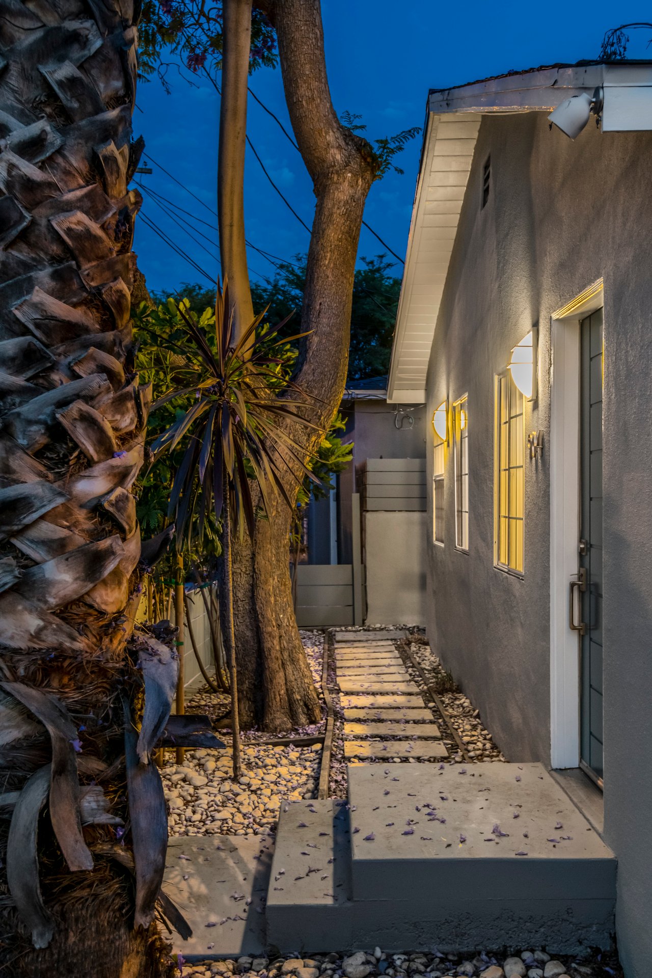 904 Farnam St, Highland Park