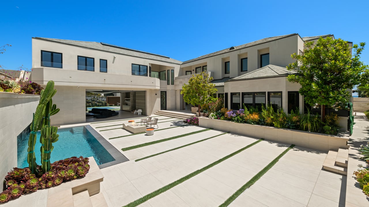 31100 Broad Beach Rd