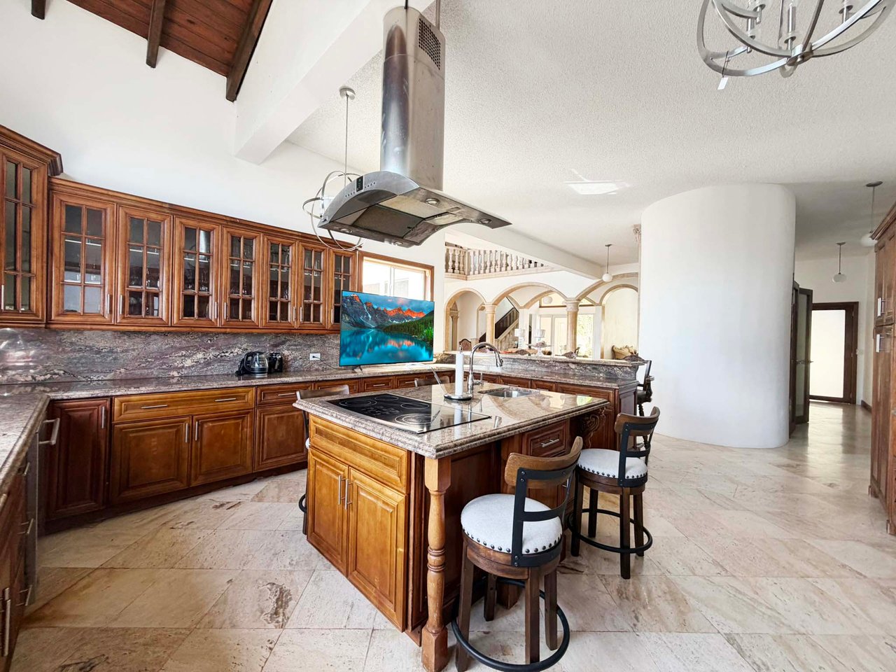 565 Parham Town 7 Bedroom Villa