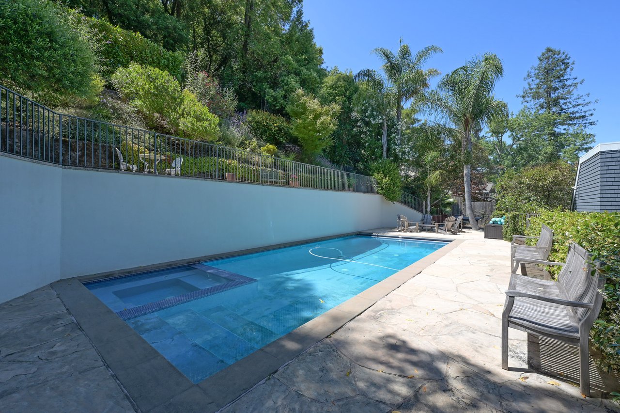 17 Hillside Ave