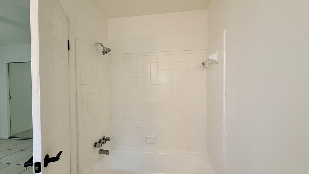 Casselberry Two-Bedroom Unit in Half-Duplex with Private Yard