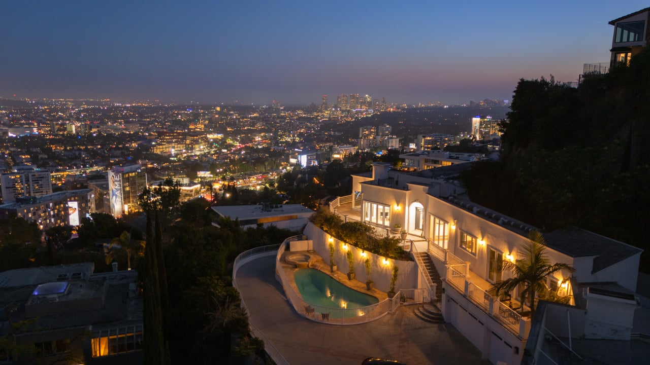 8527 Hedges Way, Sunset Strip