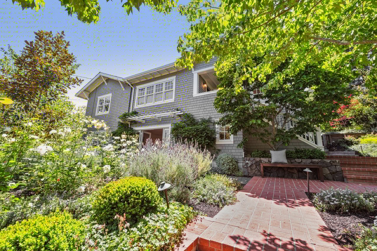 129 Sunnyside Avenue