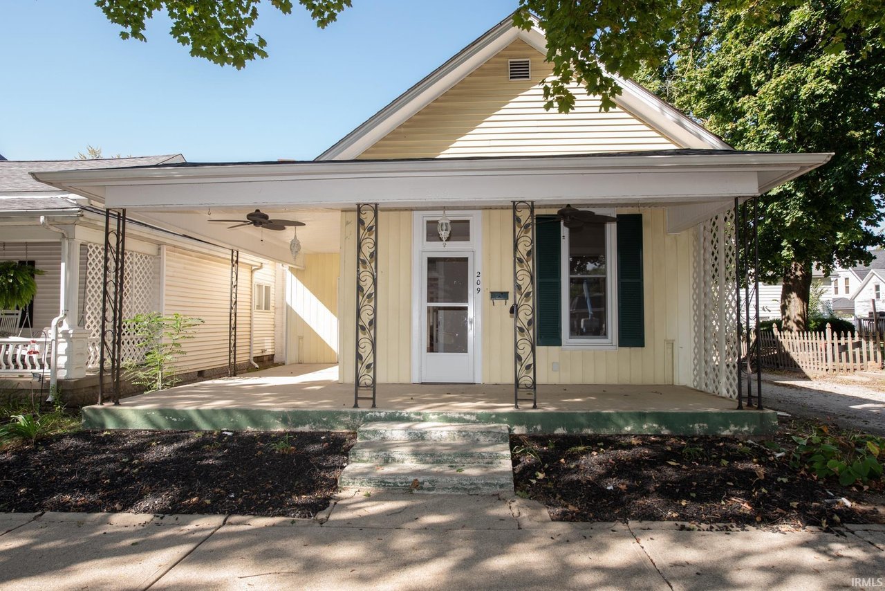 209 E Franklin St