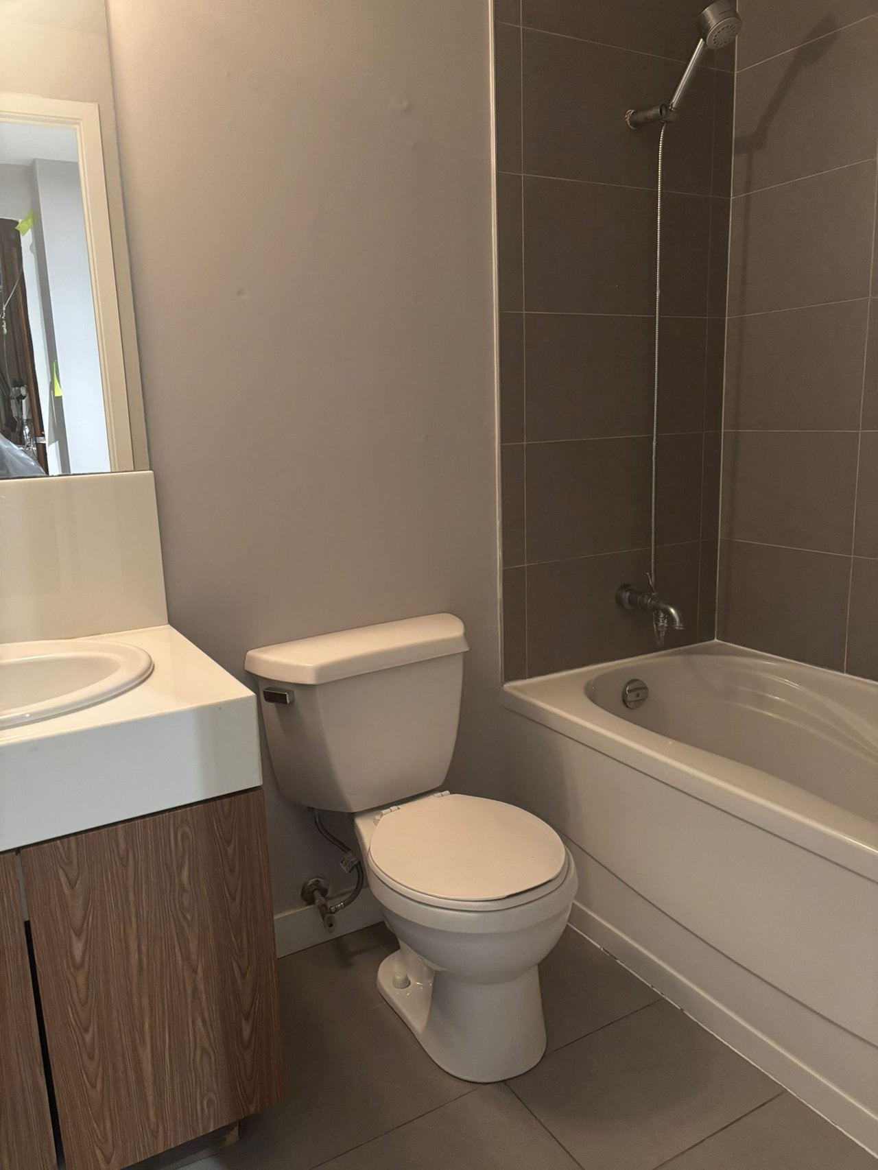 110 Charles St E #2807