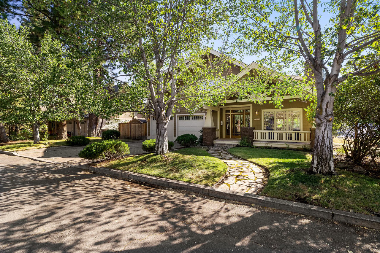 1964 NW 1st St