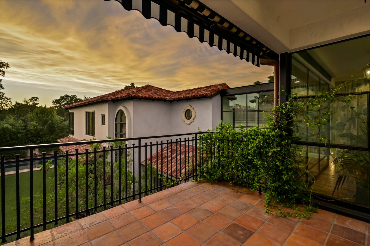 1308 Meriden Lane