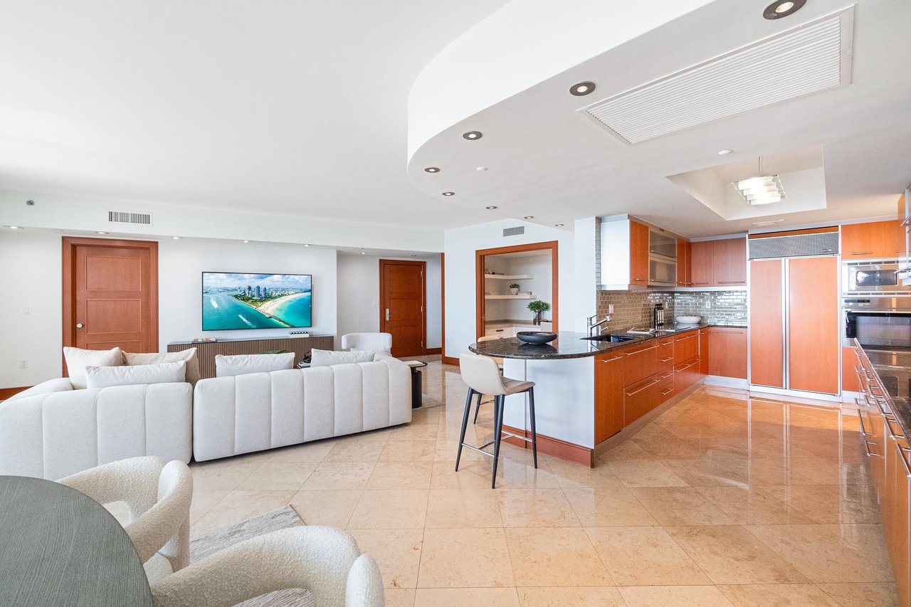 Murano Grande Apt 1106 Jeff Miller Group