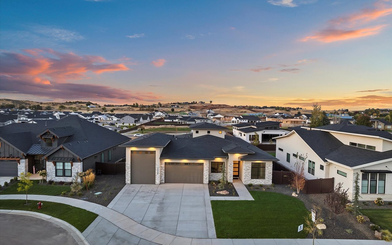 Modern Craftsman at the Base of the Star Foothills