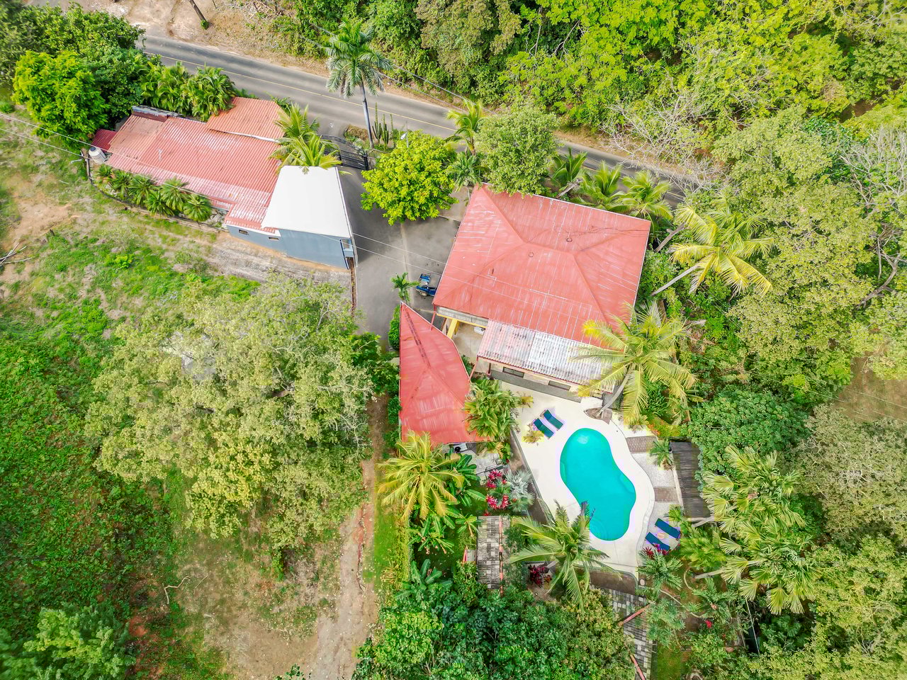 Cornett Retreat | Multi-Unit Colonial Compound 10 Mins to Playa Grande