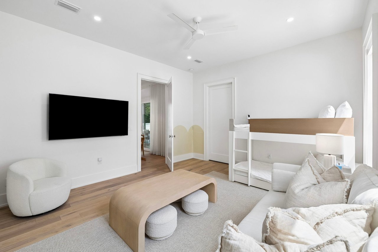 The Sand Cliffs Coastal Retreat