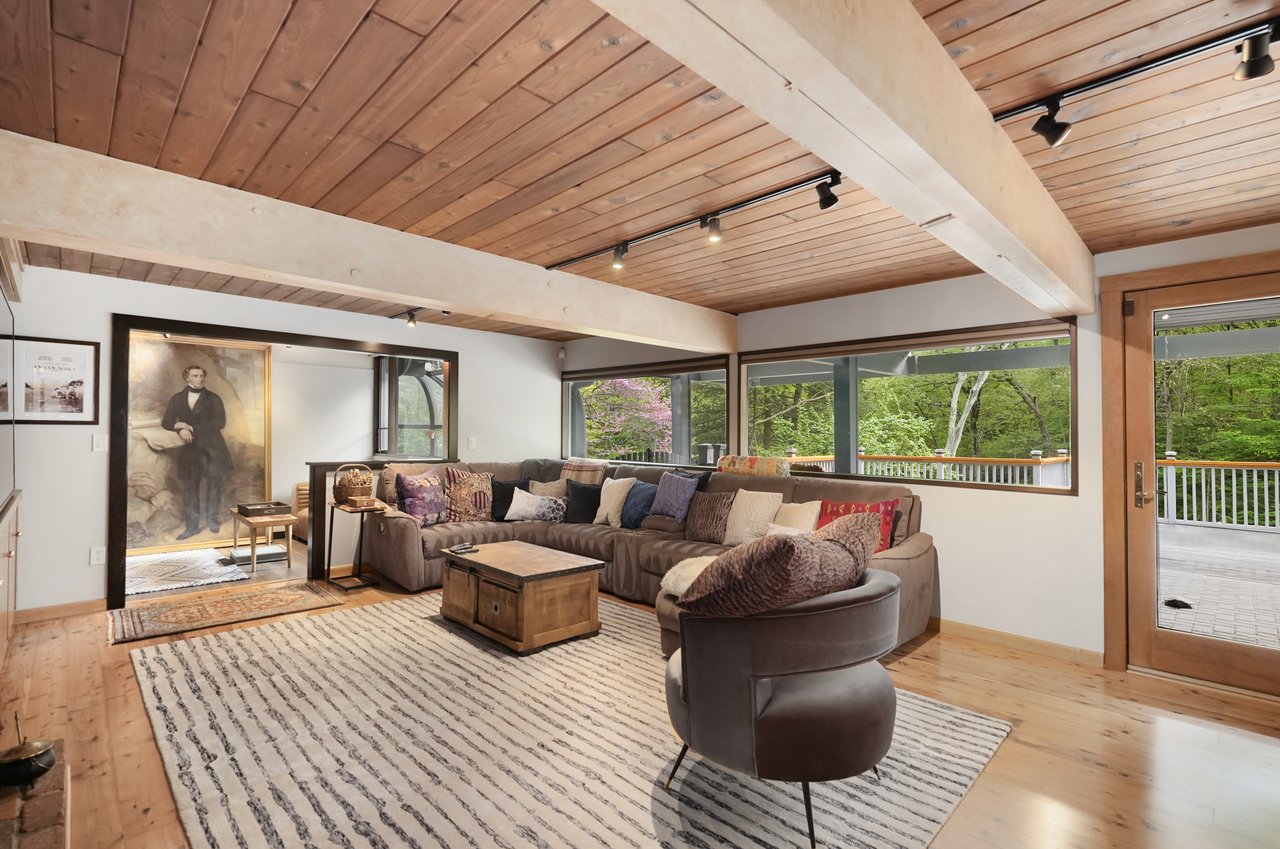 107 Middle Patent Road