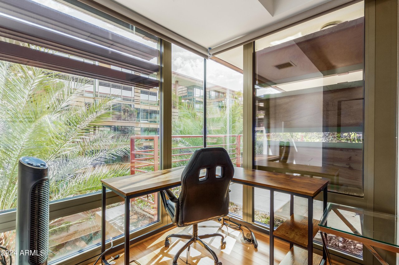 7137 E Rancho Vista Dr, #4005